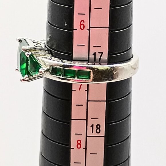 Women's Silver Plated Emerald Ring Size 6.75 Elegant Statement Cocktail Glam - Picture 8 of 8